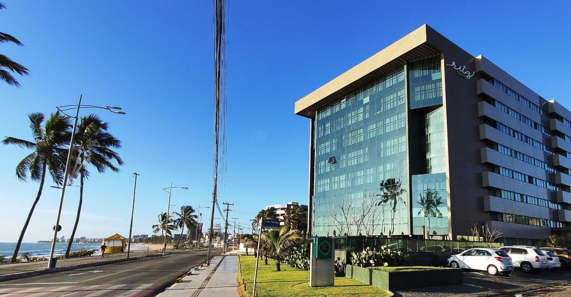 Flat Frente Mar C Limpeza Diaria | R608 *